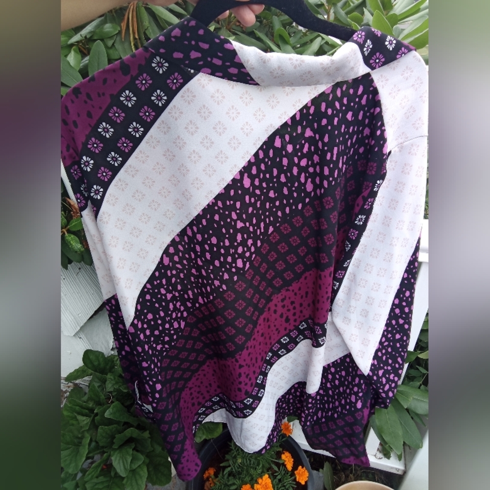 Bar III EUC Womens  Purple Graphic Long Sleeve Button Down Shirt Sz 2X - Picture 3 of 4